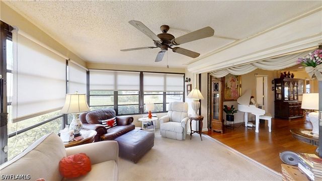 1527 Edgewater CIR, Fort Myers, FL 33919