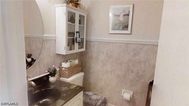 1527 Edgewater CIR, Fort Myers, FL 33919