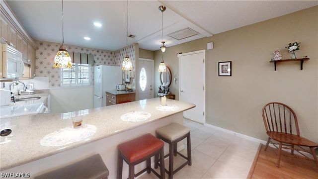 1527 Edgewater CIR, Fort Myers, FL 33919