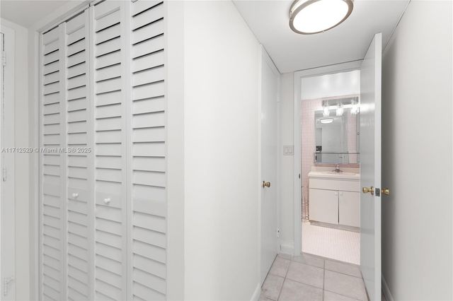 345 Ocean Dr 424, Miami Beach, FL 33139