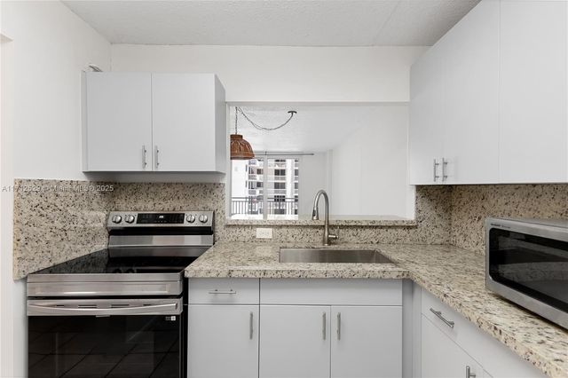 345 Ocean Dr 424, Miami Beach, FL 33139