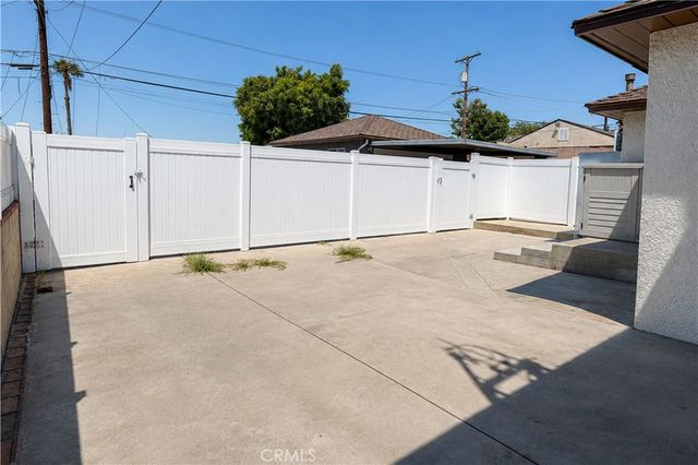 2431 N Lamer Street, Burbank, CA 91504