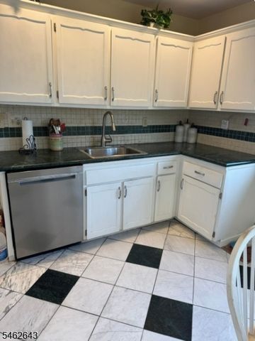 160 Woods Rd, Hillsborough Twp., NJ 08844