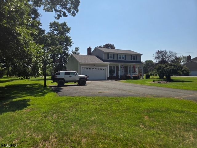 160 Woods Rd, Hillsborough Twp., NJ 08844