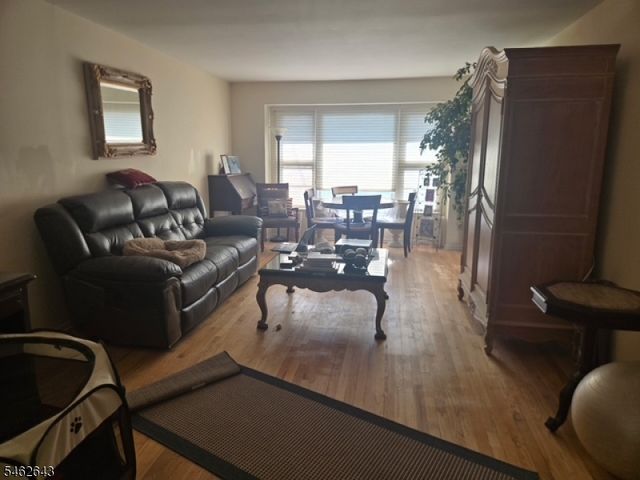 160 Woods Rd, Hillsborough Twp., NJ 08844