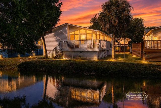 1693 Mason Circle, Surfside Beach, SC 29575