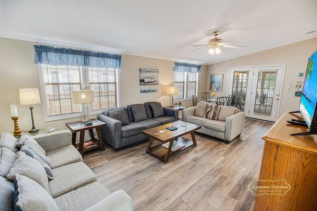 1693 Mason Circle, Surfside Beach, SC 29575