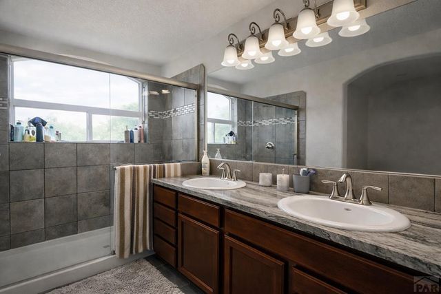 964 Peachcrest Dr, Pueblo, CO 81005