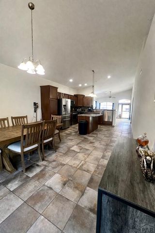 964 Peachcrest Dr, Pueblo, CO 81005