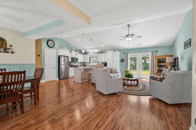 148 Penn Circle, Galivants Ferry, SC 29544