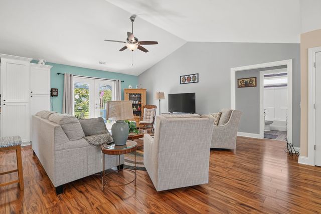 148 Penn Circle, Galivants Ferry, SC 29544