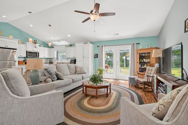 148 Penn Circle, Galivants Ferry, SC 29544