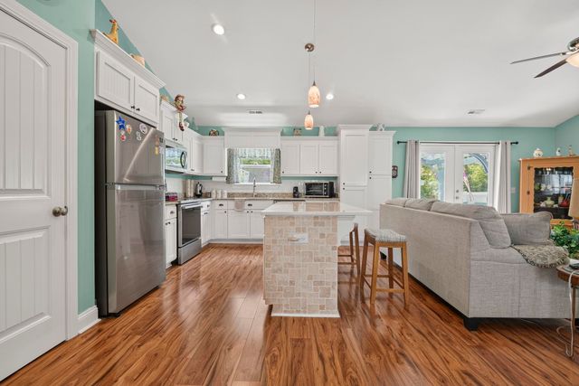 148 Penn Circle, Galivants Ferry, SC 29544