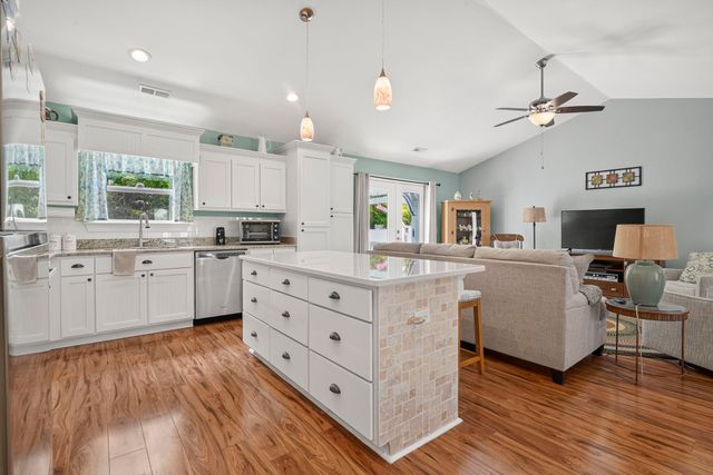 148 Penn Circle, Galivants Ferry, SC 29544