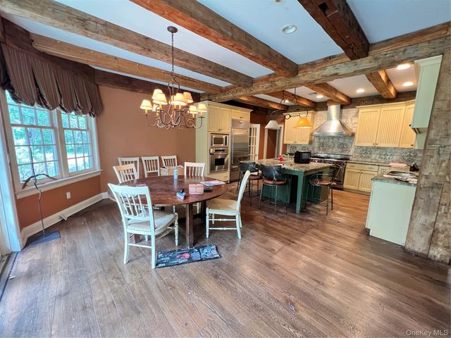 7 Locust Lane, Upper Brookville, NY 11545