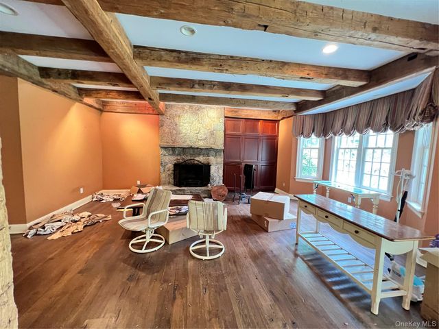 7 Locust Lane, Upper Brookville, NY 11545
