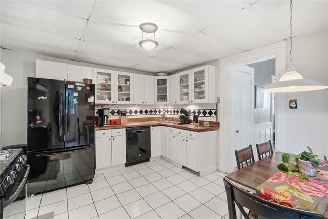 410 S Pacific Ave, Friendship Park, PA 15224
