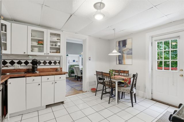 410 S Pacific Ave, Friendship Park, PA 15224