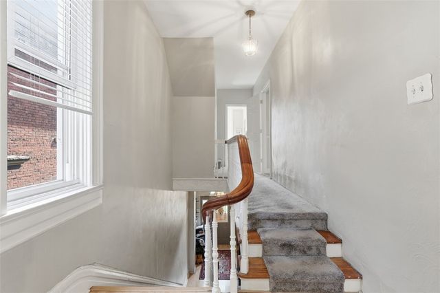 410 S Pacific Ave, Friendship Park, PA 15224