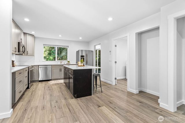 8 White Mountain Lane, Bellingham, WA 98229