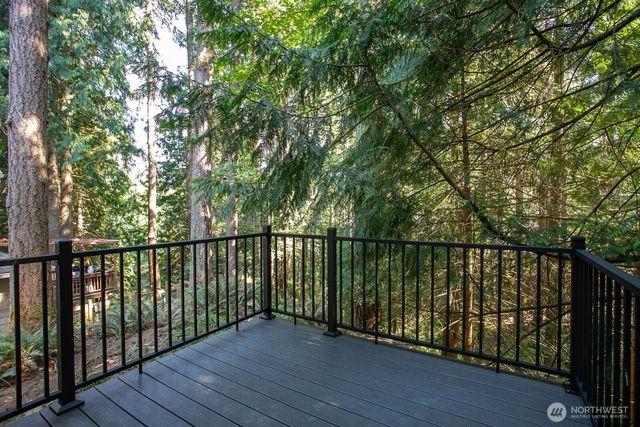 8 White Mountain Lane, Bellingham, WA 98229