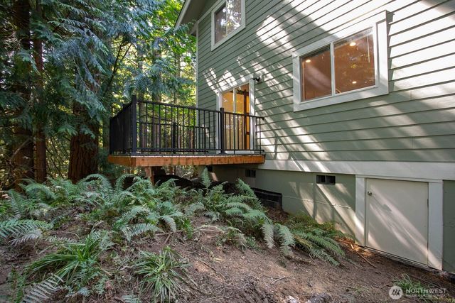 8 White Mountain Lane, Bellingham, WA 98229
