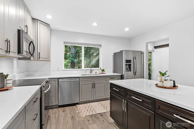 8 White Mountain Lane, Bellingham, WA 98229