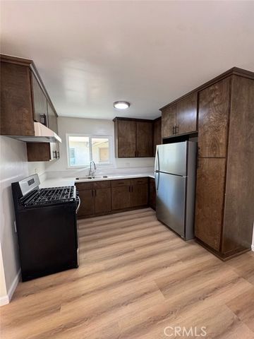 4221 E 60th Street E, Huntington Park, CA 90255