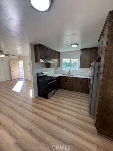 4221 E 60th Street E, Huntington Park, CA 90255