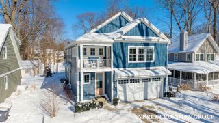 27 Third Street, South Haven, MI 49090