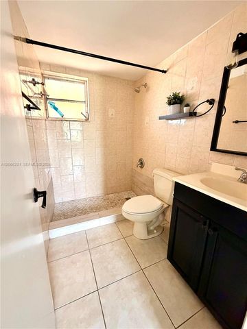840 NW 87th Avenue 406, Miami, FL 33172