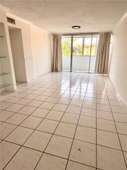 840 NW 87th Avenue 406, Miami, FL 33172