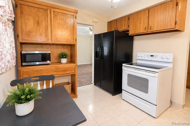 18285 Deering Street, Livonia, MI 48152