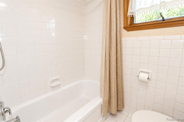 18285 Deering Street, Livonia, MI 48152