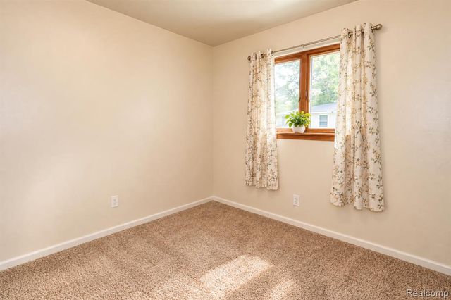 18285 Deering Street, Livonia, MI 48152