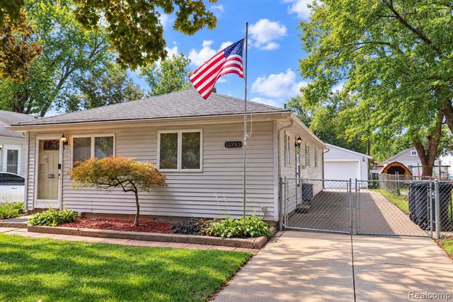 18285 Deering Street, Livonia, MI 48152