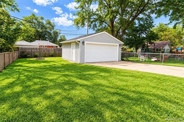 18285 Deering Street, Livonia, MI 48152