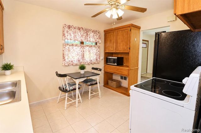 18285 Deering Street, Livonia, MI 48152