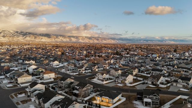 1168 W TIVOLI WAY, Syracuse, UT 84075