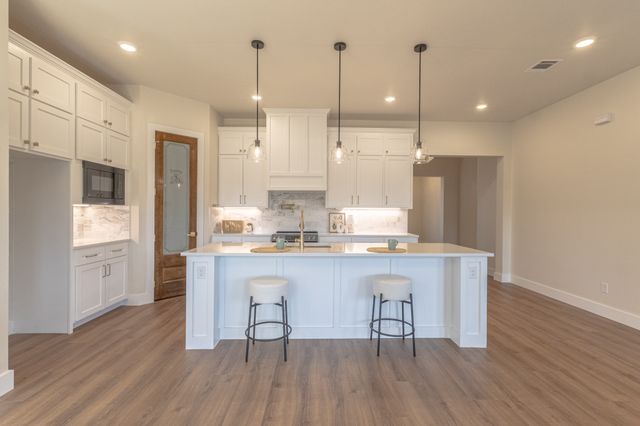 1444 Long Avenue, River Oaks, TX 76114