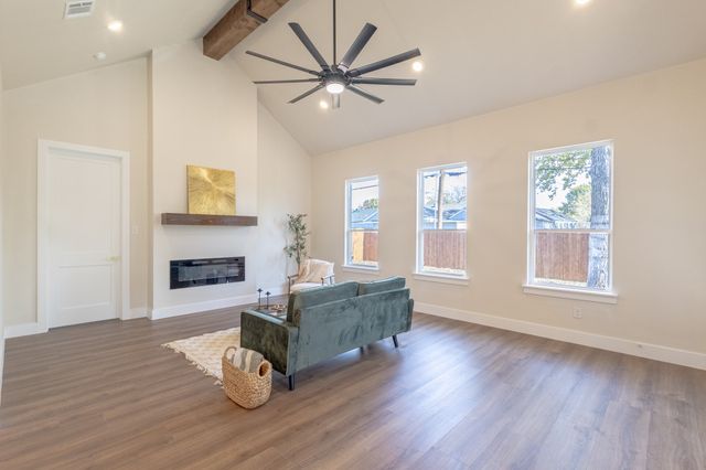 1444 Long Avenue, River Oaks, TX 76114