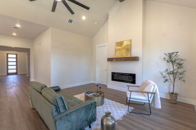 1444 Long Avenue, River Oaks, TX 76114