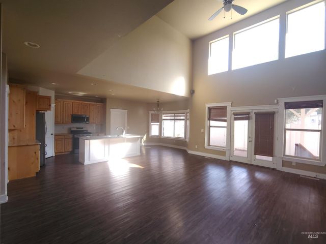 8125 S Legolas Pl, Boise, ID 83709