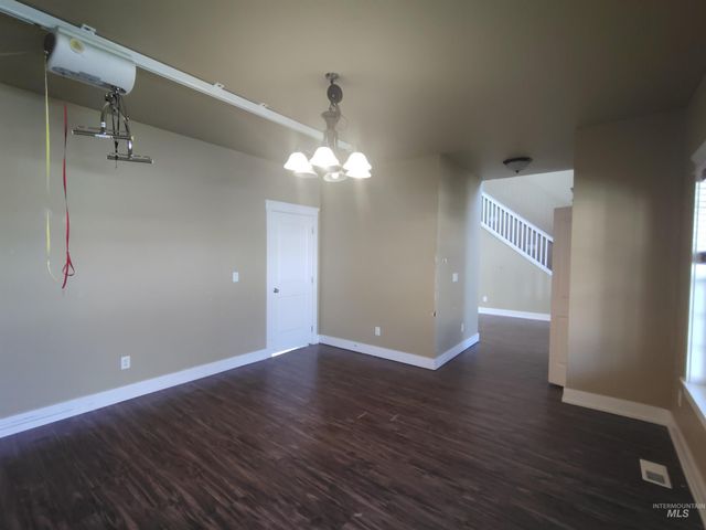 8125 S Legolas Pl, Boise, ID 83709