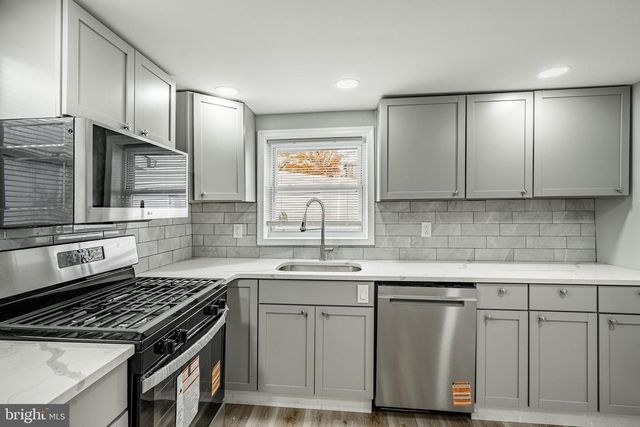 703 WALNUT ST, Pottstown, PA 19464