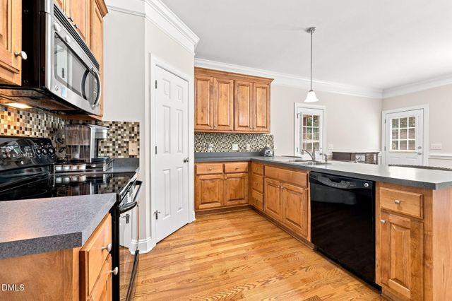 552 Contender Drive, Clayton, NC 27520