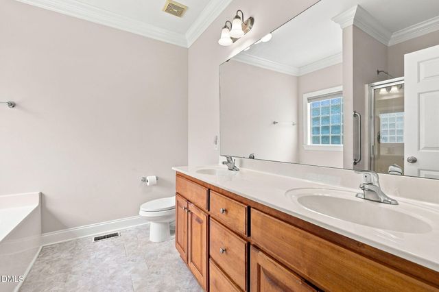 552 Contender Drive, Clayton, NC 27520
