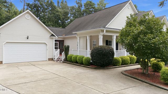 552 Contender Drive, Clayton, NC 27520