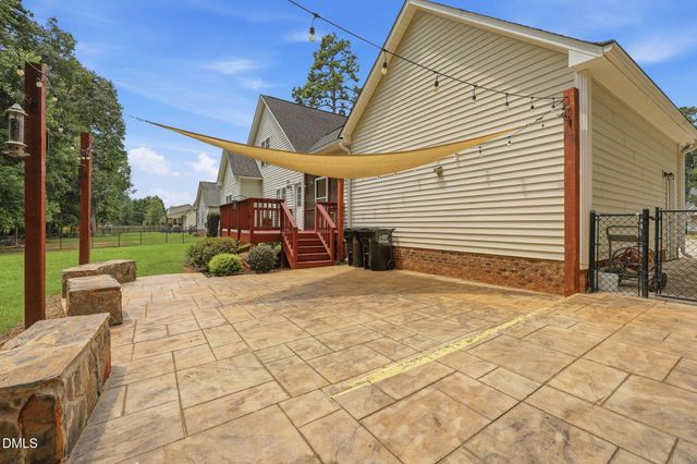552 Contender Drive, Clayton, NC 27520