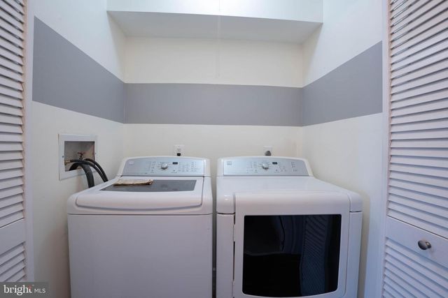 2-Z-2 AVON, East Windsor, NJ 08520